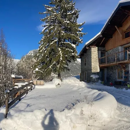 Le Des Eulets Apartment *